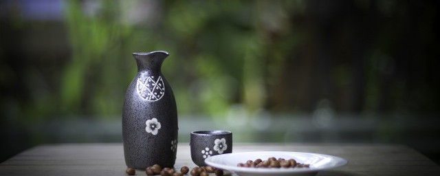 酒意诗情谁与共的解释(酒意诗情谁与共,安得情怀似昔时)