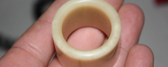 男人戴牛骨饰品禁忌有哪些(戴牛骨项链有什么好处)