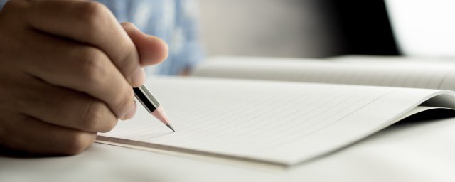 滔滔不绝的含义(滔滔不绝的意滔滔不绝的意思)