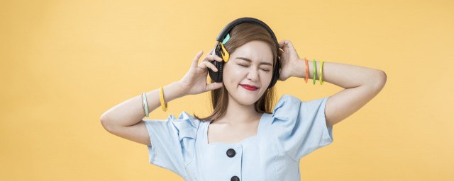 歌曲认真地老去歌词(认真的老去是什么歌)