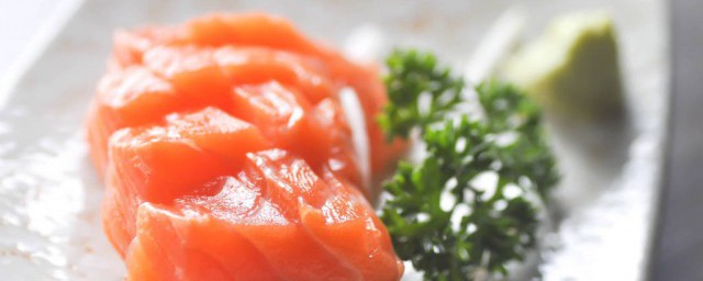 三文鱼的清洗方法(三文鱼怎样清洗)