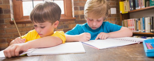 词语低头的拼音(低头的拼音怎么拼写的)