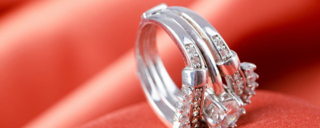 银子发黑了该怎么清洗(银子发黑要怎么清洗)