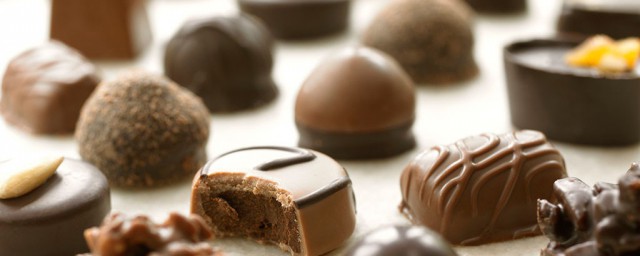 过期的巧克力可以吃吗(巧克力过期可以吃吗?)