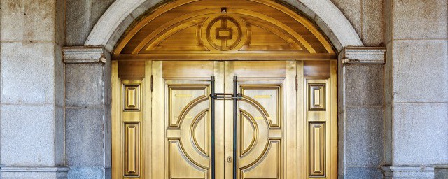 门锁钥匙插不进去的原因分析(门锁钥匙插不到底)