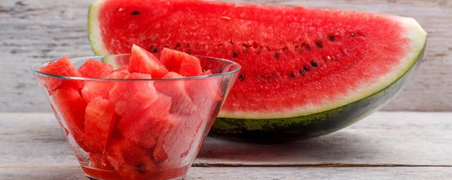 吃山药能不能吃西瓜(吃山药可以吃南瓜吗)