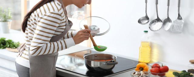 厨房有很多小白虫怎么办(厨房有小白虫子怎么处理方法)