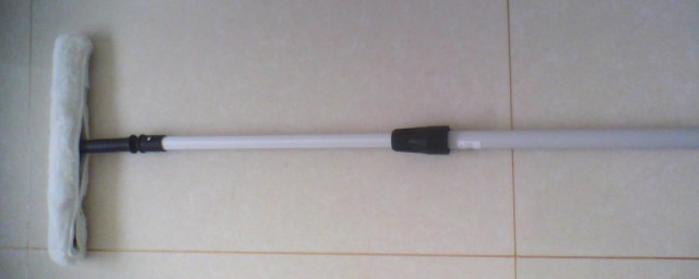 伸缩杆拧死了怎样弄开