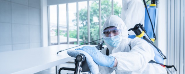 疫情正能量标语八个字有哪些(防控疫情正能量句子8字)