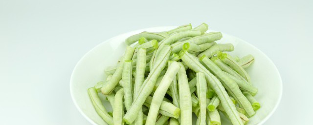 土豆炒豆角怎么做好吃(土豆炒豆角怎么做?)