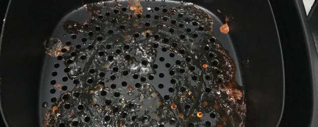 空气炸锅里可不可以放锡纸(空气炸锅里面可以放锡纸么)