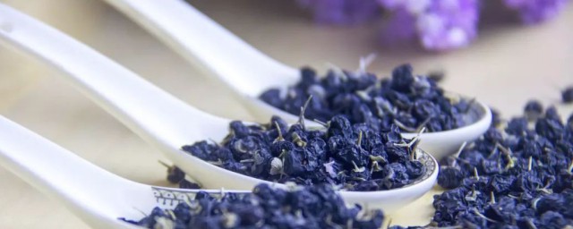 黑枸杞能不能和菊花一起泡(黑枸杞可不可以和菊花一起泡)