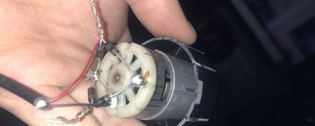 吹风机进了水是否会爆炸(吹风机怎么会爆炸)