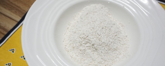 全麦粉的真假检验(全麦面粉怎么看真假)