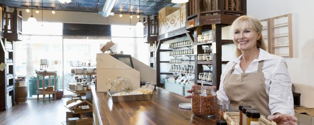 干一行爱一行的意思(干一行爱一行 爱一行干一行怎么理解)