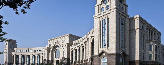 关于复旦大学经济学院简介(复旦大学经济学院专业目录)