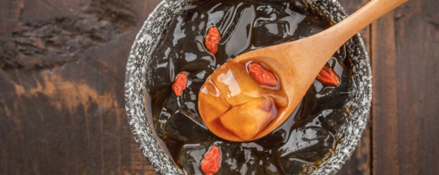 果冻粉和白凉粉的区别都有什么(果冻粉好还是白凉粉好)