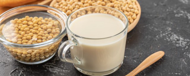 豆浆是不是发物(豆浆是不是发物?过敏性皮炎可以吃吗?)