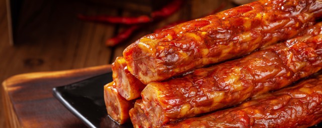 坐飞机能不能带腊肉香肠(请问坐飞机可以带腊肉香肠吗)