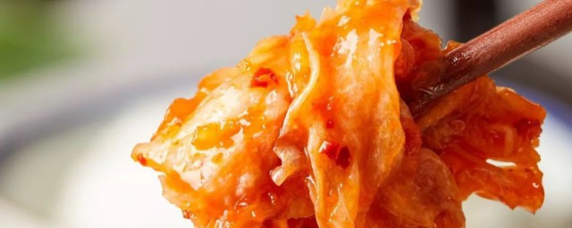 泡菜上出现白沫是正常的吗(泡菜怎么会起白沫)