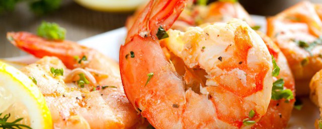 区别泡药虾仁的方法(怎么识别虾仁用药水泡过的)