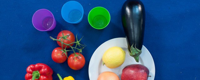 西红柿酱制作的方法(西红柿酱的制作过程)