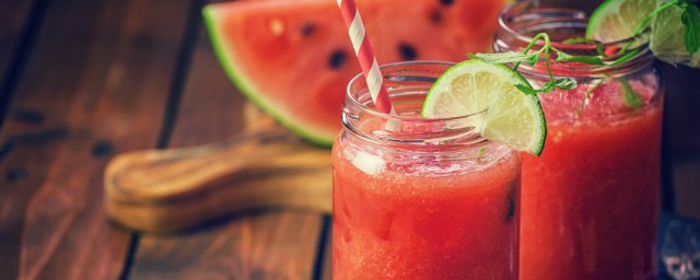 西瓜汁和酸奶能同食吗(西瓜汁可以和酸奶混在一起喝吗)