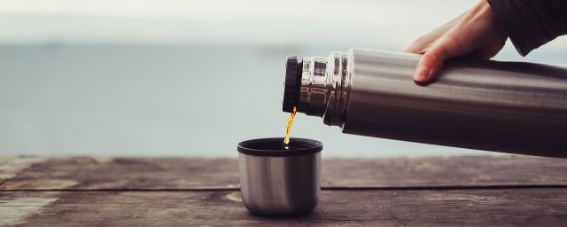 保温杯是否放行李箱里托运(行李托运可以带保温杯吗)