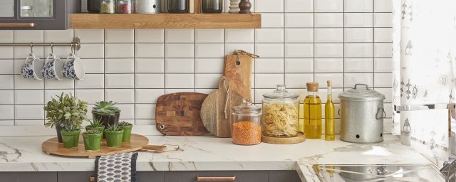 清洗扣板顽固的污渍(扣板脏了怎么擦拭)