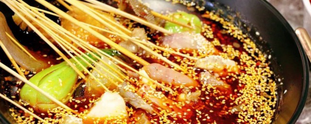 冷锅串串怎么做(冷锅串串怎么做才入味)