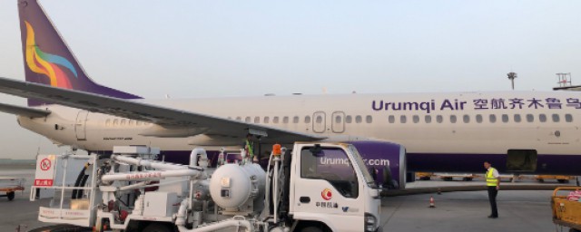 飞机上能带多少毫升的液体(飞机上能带多少毫升的液体香水)