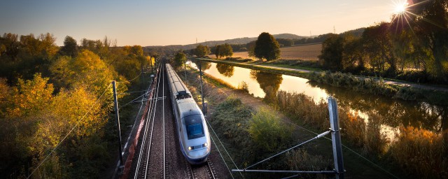 东西掉下水道怎样捞(东西掉路边下水道用什么方法捞)