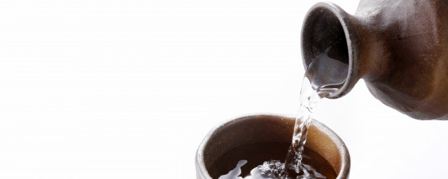 白酒放了20年还能不能喝(存放了20年的白酒能喝吗)