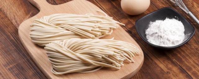 关于晚上吃面食容易长胖的问题(每天晚上吃面食会长胖吗)