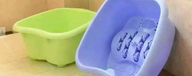 塑料盆泡脚有没有害处(塑料盆热水泡脚对身体有害吗?)