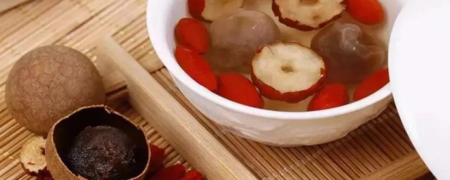 泡枸杞红枣的禁忌(枸杞能泡红枣吗)
