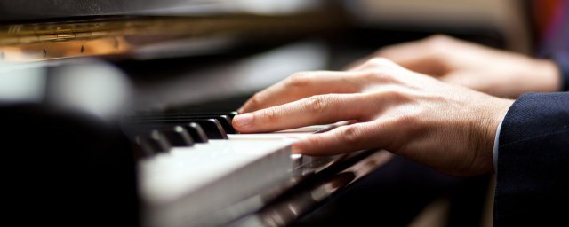 钢琴的拼音是什么(钢琴的拼音是什么拼音)