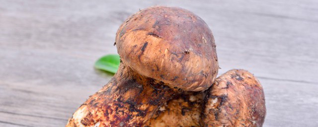 松茸表面的黑色要不要刮掉(松茸外层黑色的要撕掉吗)