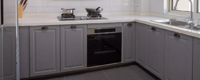 厨房的橱柜如何清洗干净(厨柜怎么擦洗)