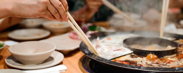 中国美食简单介绍(简单介绍中国美食文化)