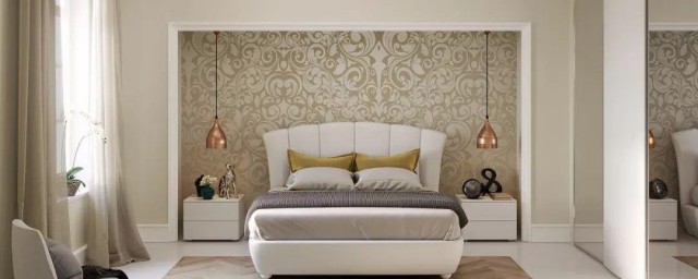 床头该如何摆放朝向(床头朝南怎么摆放)