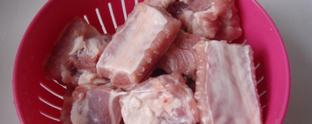 炖排骨汤时间(炖排骨汤时间越长越柴吗)