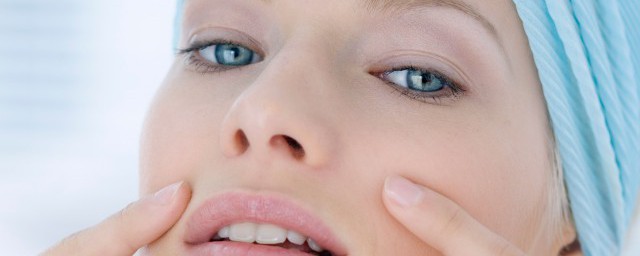 磨砂膏能否用在脸上(磨砂膏可以擦在脸上吗)