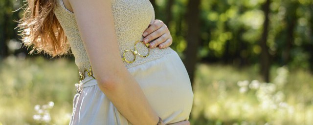 未婚先孕是违法吗(未婚先孕是犯法的吗)