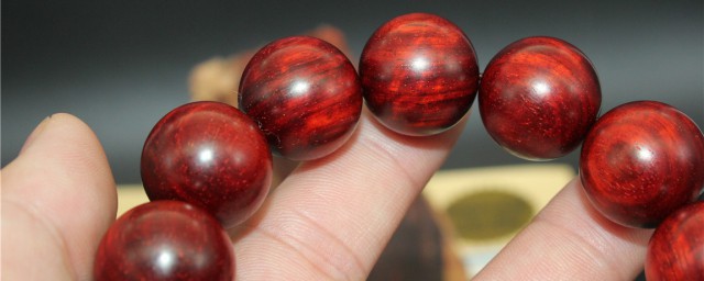 小叶紫檀保养方法(小叶紫檀手串怎么保养)