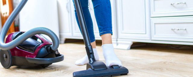 吸尘器吹热风正常吗(吸尘器吹出的风发热)