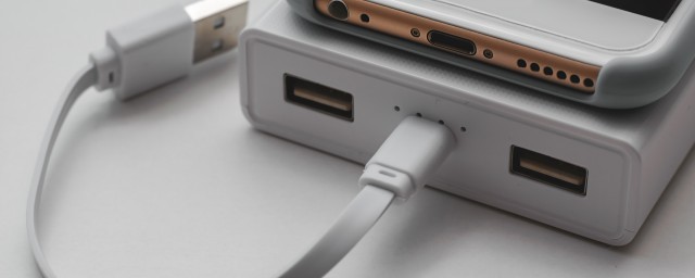 手机充电时充电头发烫是什么原因(手机充电头发烫是正常现象吗)