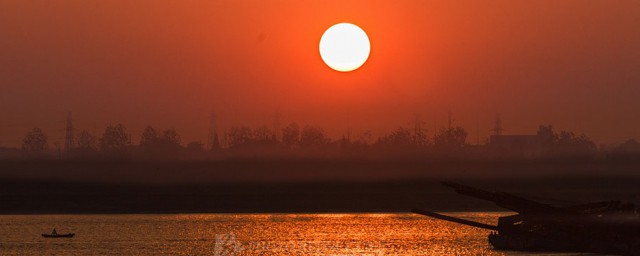 关于太阳的资料(关于太阳的资料有哪些10字)