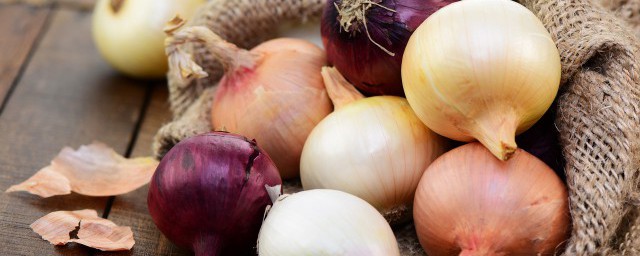 洋葱泡白醋如何用(洋葱怎样泡醋)
