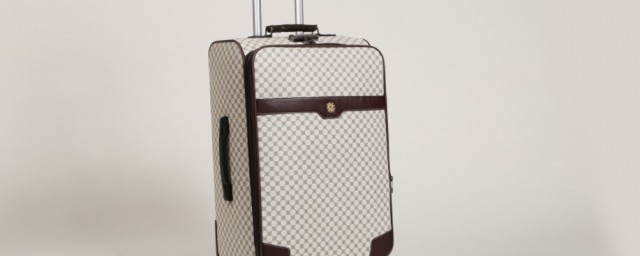 24寸行李箱可以拿上飞机(24寸行李箱能手提上飞机吗)